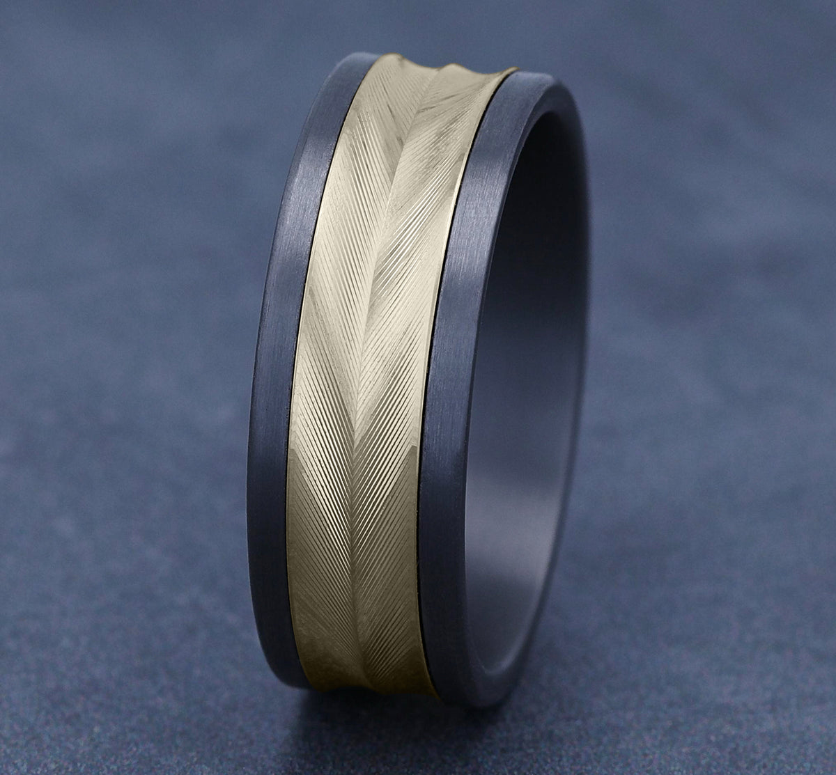 THE TIMELESS - Grey Tantalum / 14K Yellow Gold - image 4