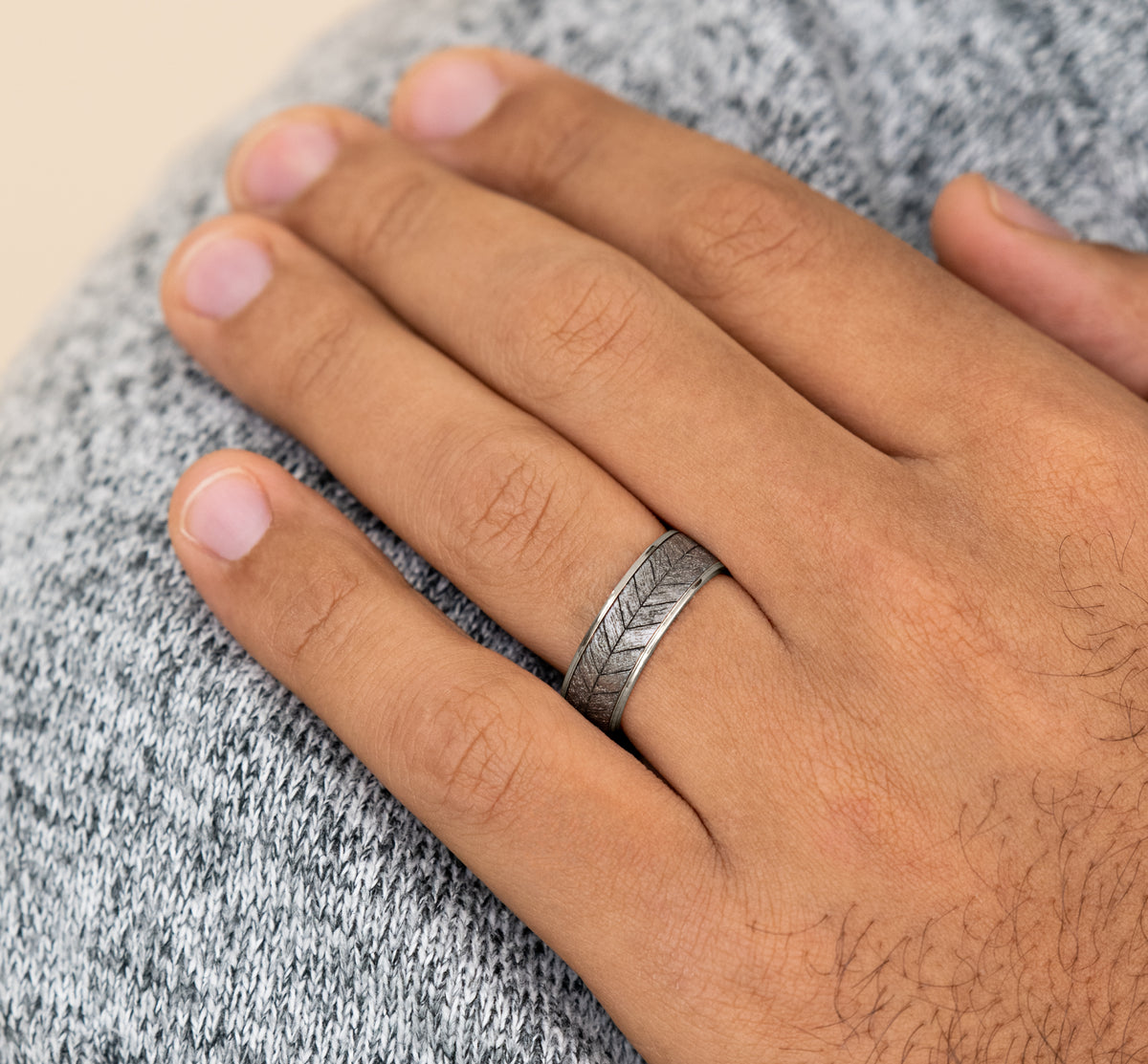THE CHEVRON - 14K White Gold / Grey Tantalum - image 5