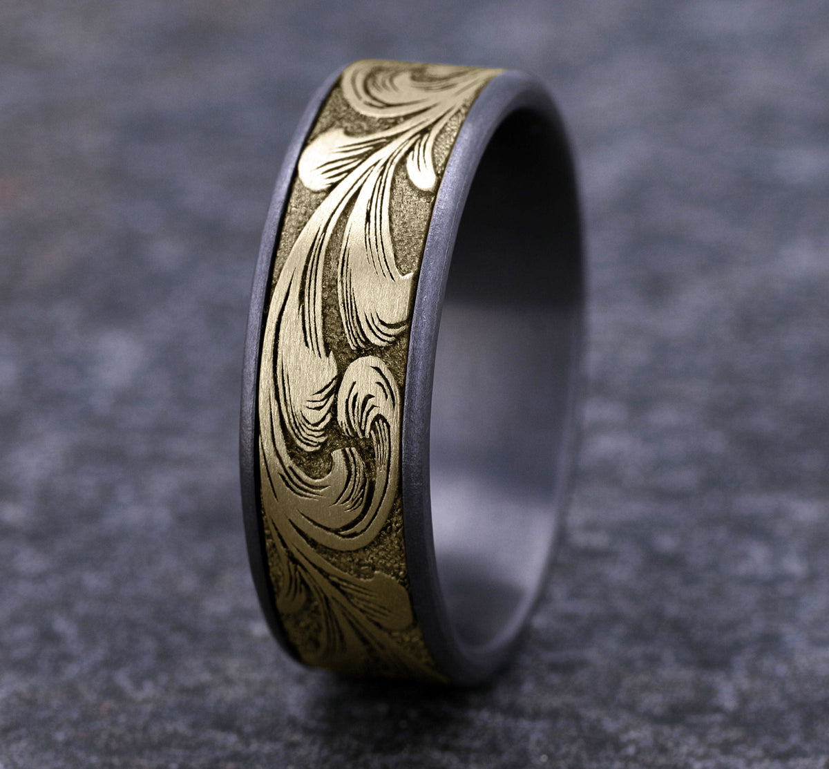 THE BARREL SCRIPT - Grey Tantalum / 14K Yellow Gold - image 4
