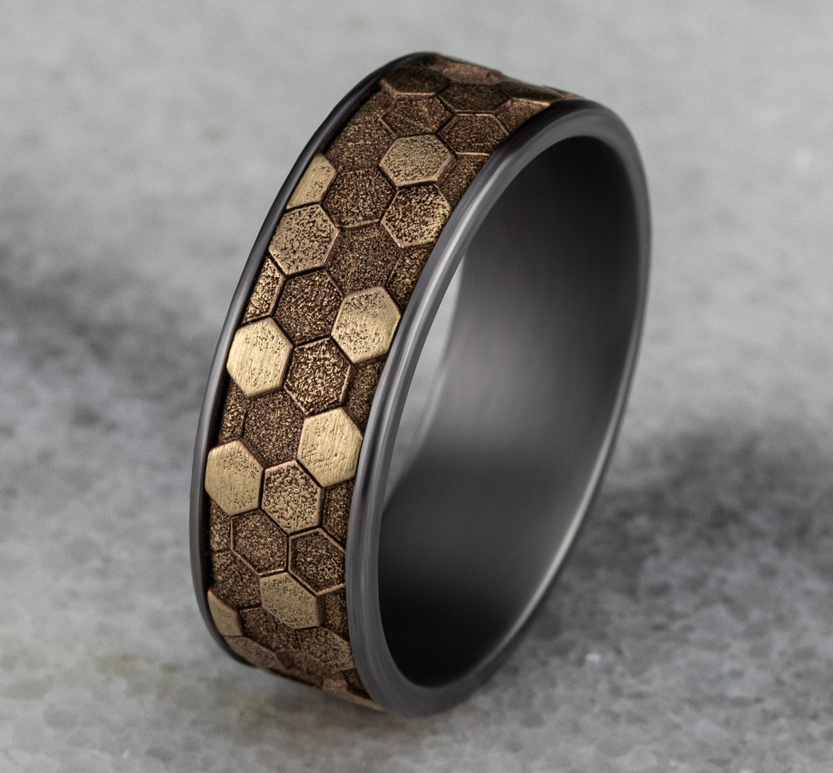 THE KEEPER - Grey Tantalum / 14K Yellow Gold - image 4