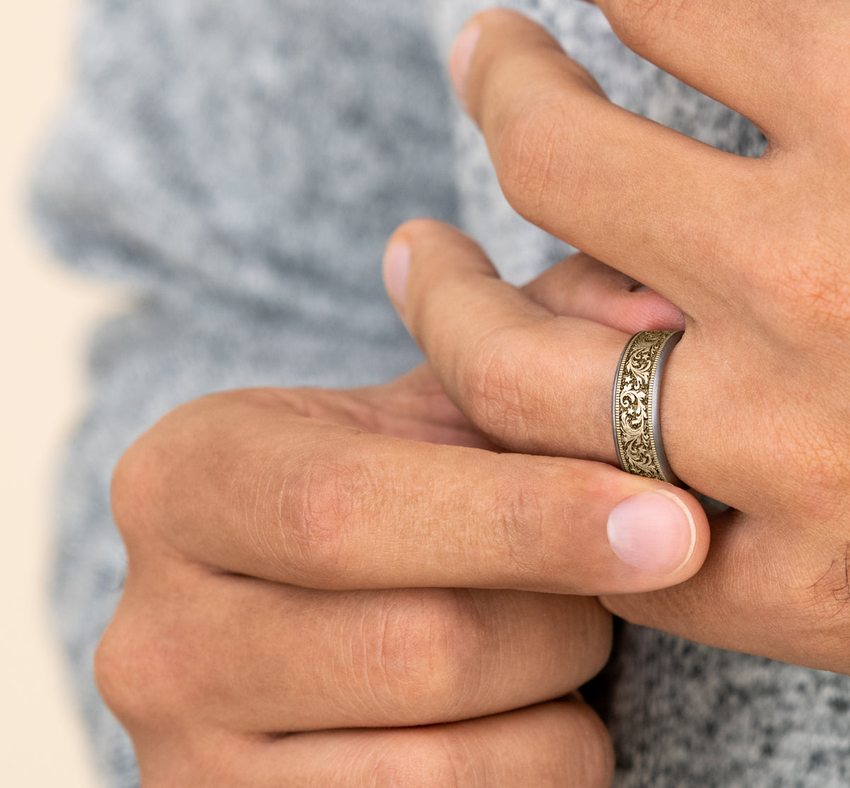THE SPUR - Grey Tantalum / 14K Yellow Gold - image 5