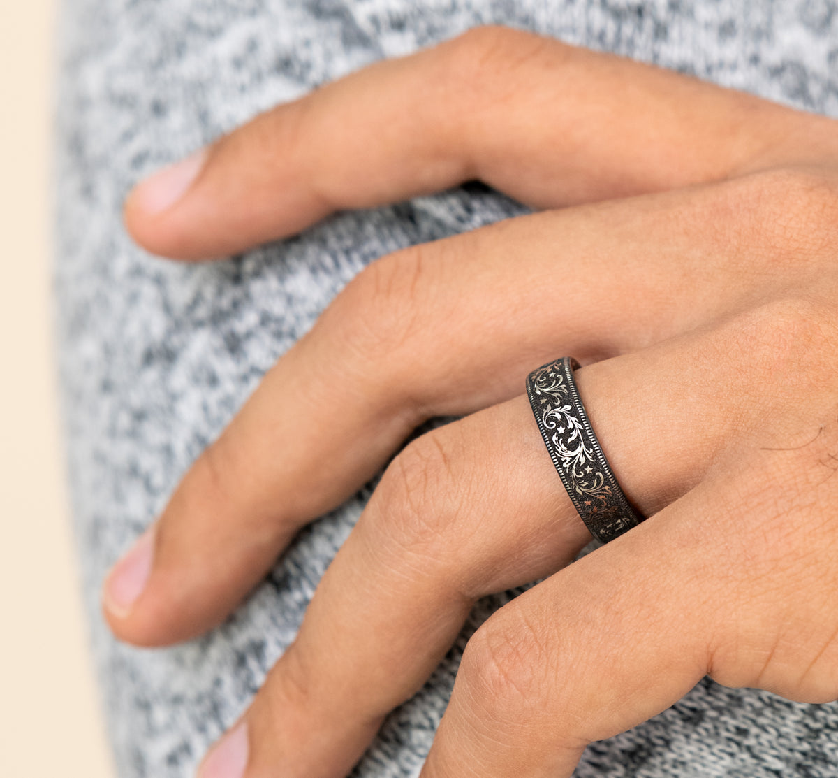 THE SPUR - Grey/Black Titanium - image 5